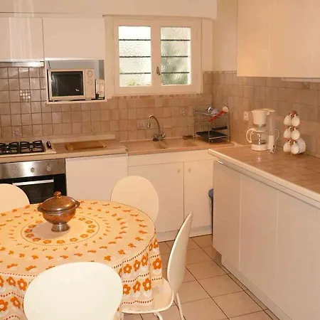 Apartment Centre